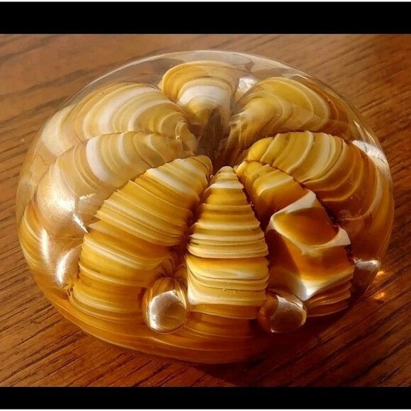 Paperweight Vintage 1970s St Clair yellow Art Glass ribbon controlled bubble - Picture 4 of 7